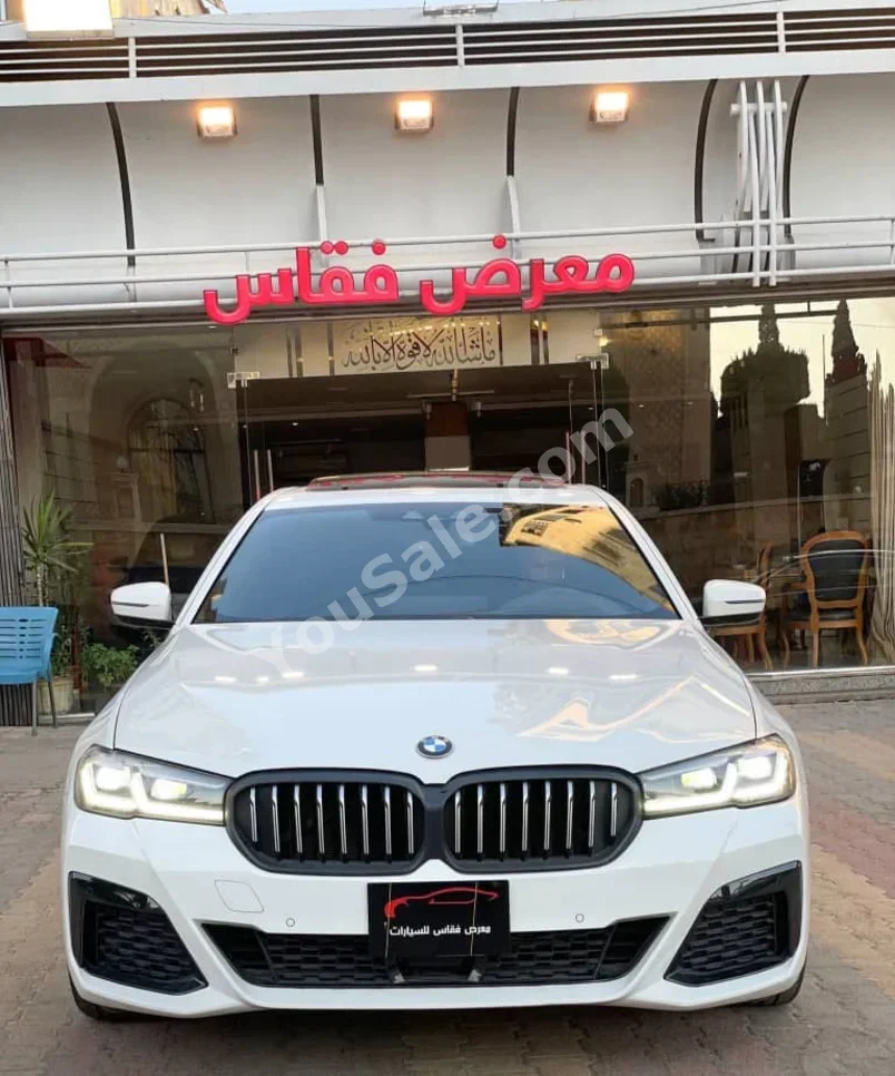 BMW 5-Series 530i 2022 Automatic 1,000 km 6 Cylinder 4WD Sedan White Gasoline