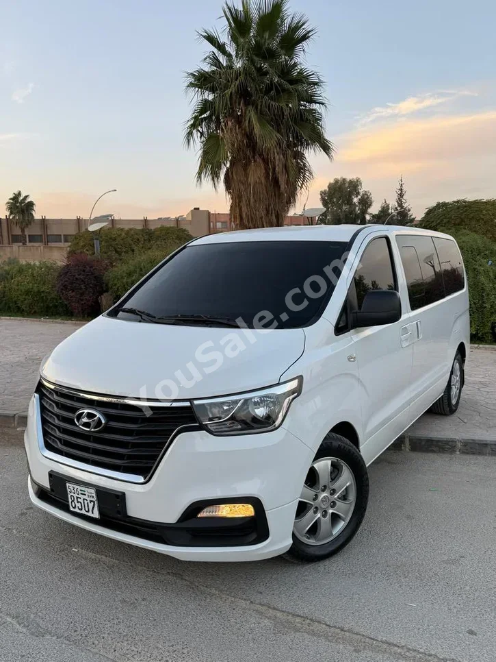 Hyundai H1 2021 Automatic 14,000 km 4 Cylinder FWD Van / Bus White Diesel