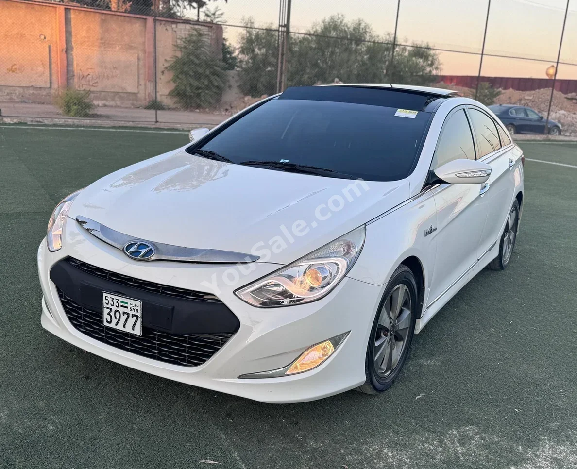 Hyundai Sonata 2012 Automatic 105,000 km 4 Cylinder FWD Sedan White Hybrid