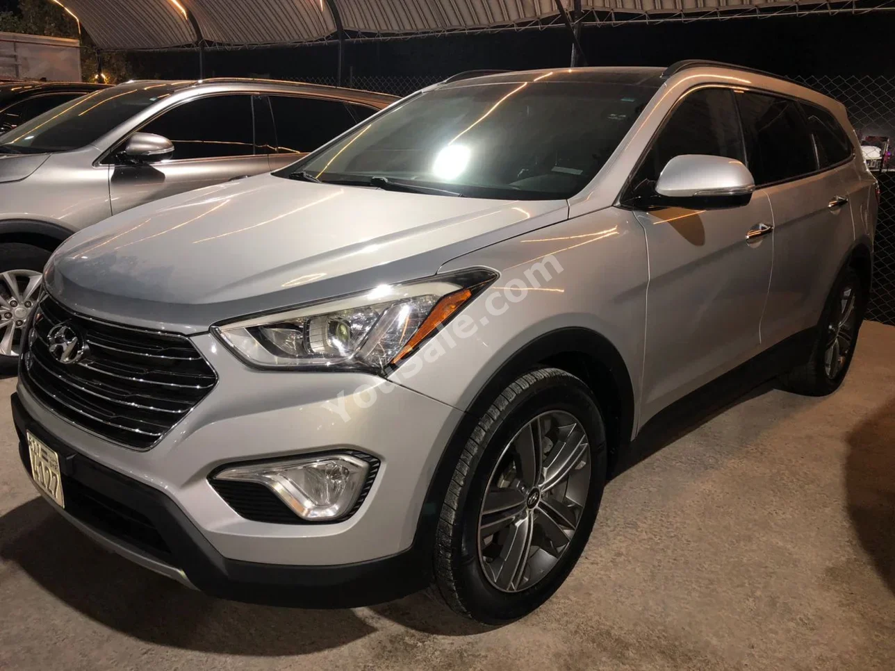 Hyundai Santa Fe 2016 Automatic 230,000 km 6 Cylinder AWD SUV Silver Gasoline