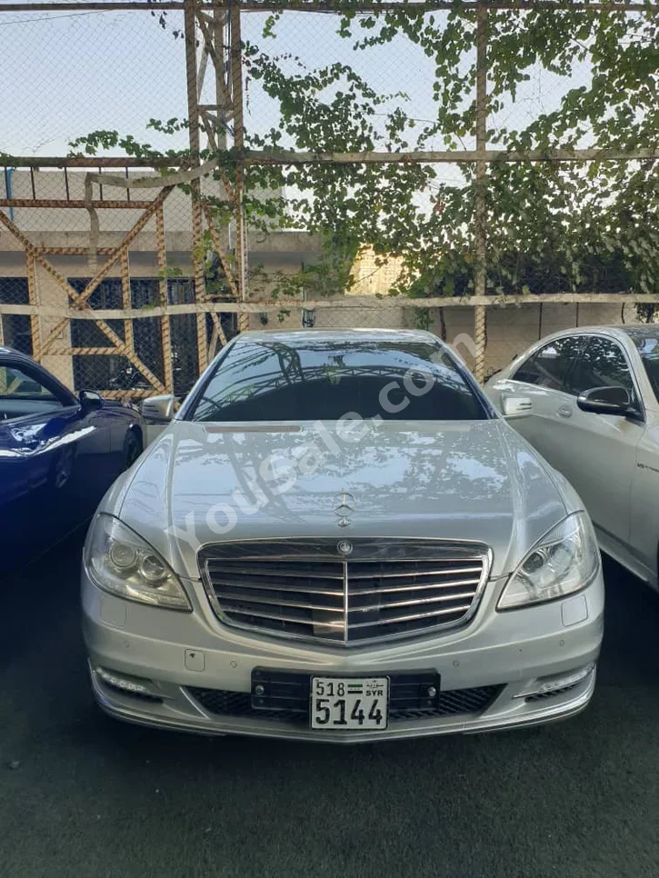 Mercedes-Benz  S-Class  350  2013  Automatic  208,000 km  6 Cylinder  RWD  Sedan  Silver  Diesel
