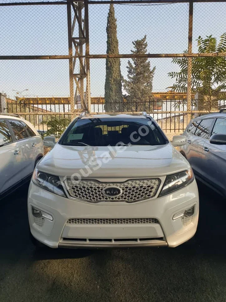 Kia  Sorento  2013  Automatic  191,000 km  6 Cylinder  4WD  SUV  White  Gasoline
