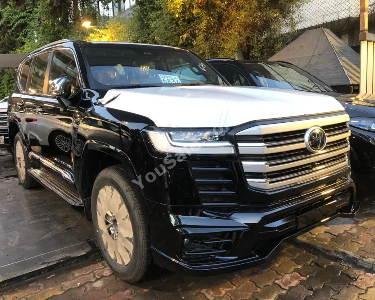 Toyota Land Cruiser VXR 2025 Automatic 0 km 8 Cylinder AWD SUV Black Gasoline