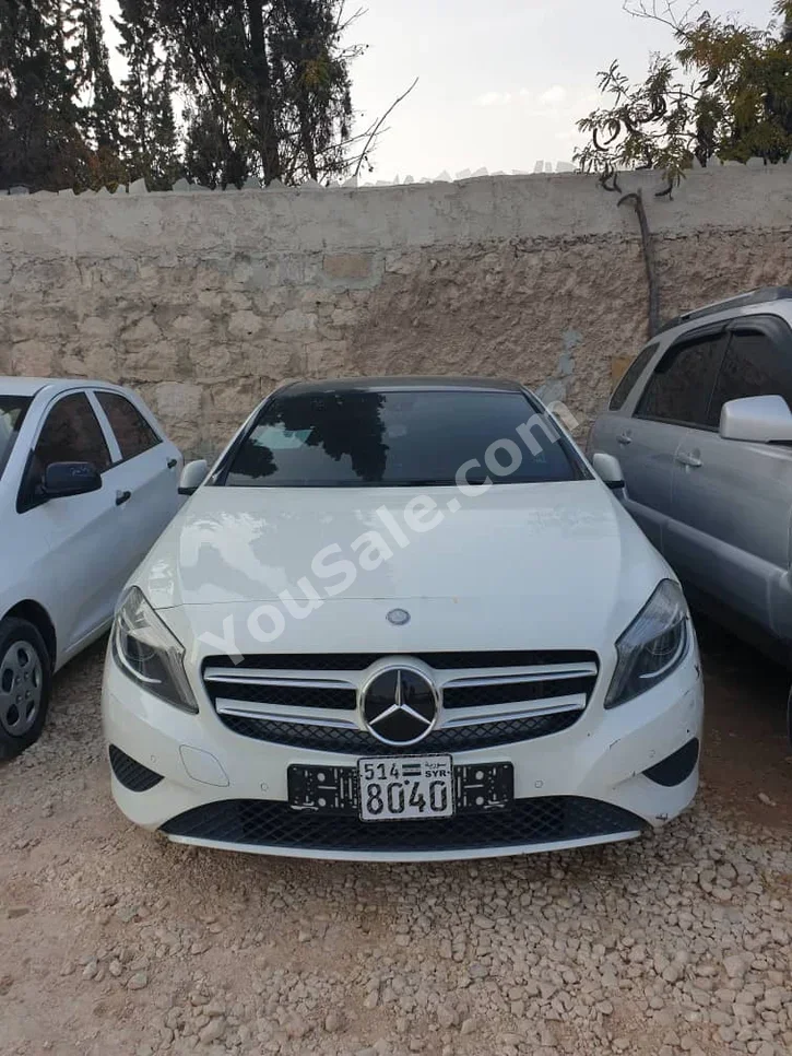 Mercedes-Benz A-Class 180 2015 Automatic 127,000 km 4 Cylinder RWD Hatchback White Diesel