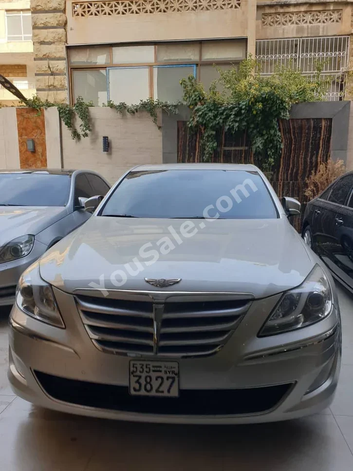 Hyundai Genesis 2012 Automatic 150,000 km 6 Cylinder RWD Sedan Silver Gasoline