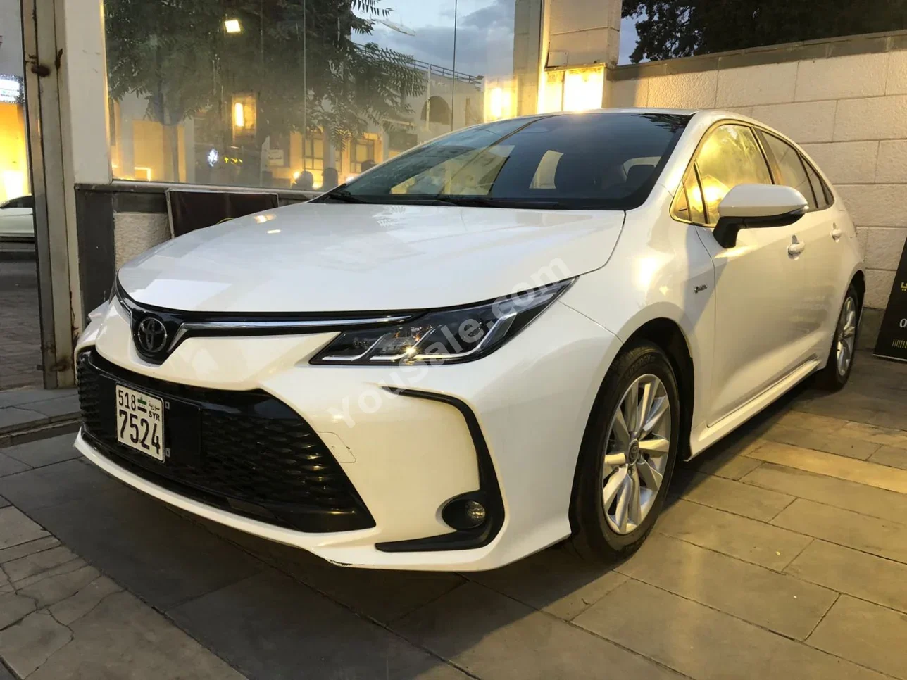 Toyota Corolla 2024 Automatic 0 km 4 Cylinder FWD Sedan White Hybrid