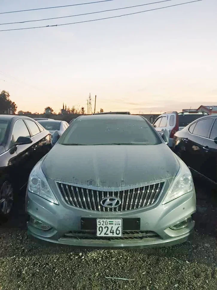Hyundai  Grandeur  2011  Automatic  186,000 km  6 Cylinder  FWD  Sedan  Gray  Gasoline