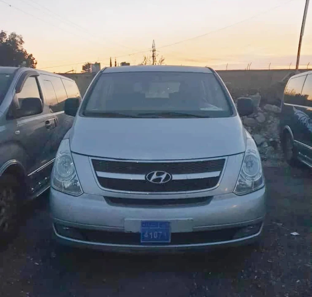 هيونداي  فان اتش وان  2008  اتوماتيك  286,000 كم  4 سلندر  دفع خلفي  فان \ باص  فضي  ديزل