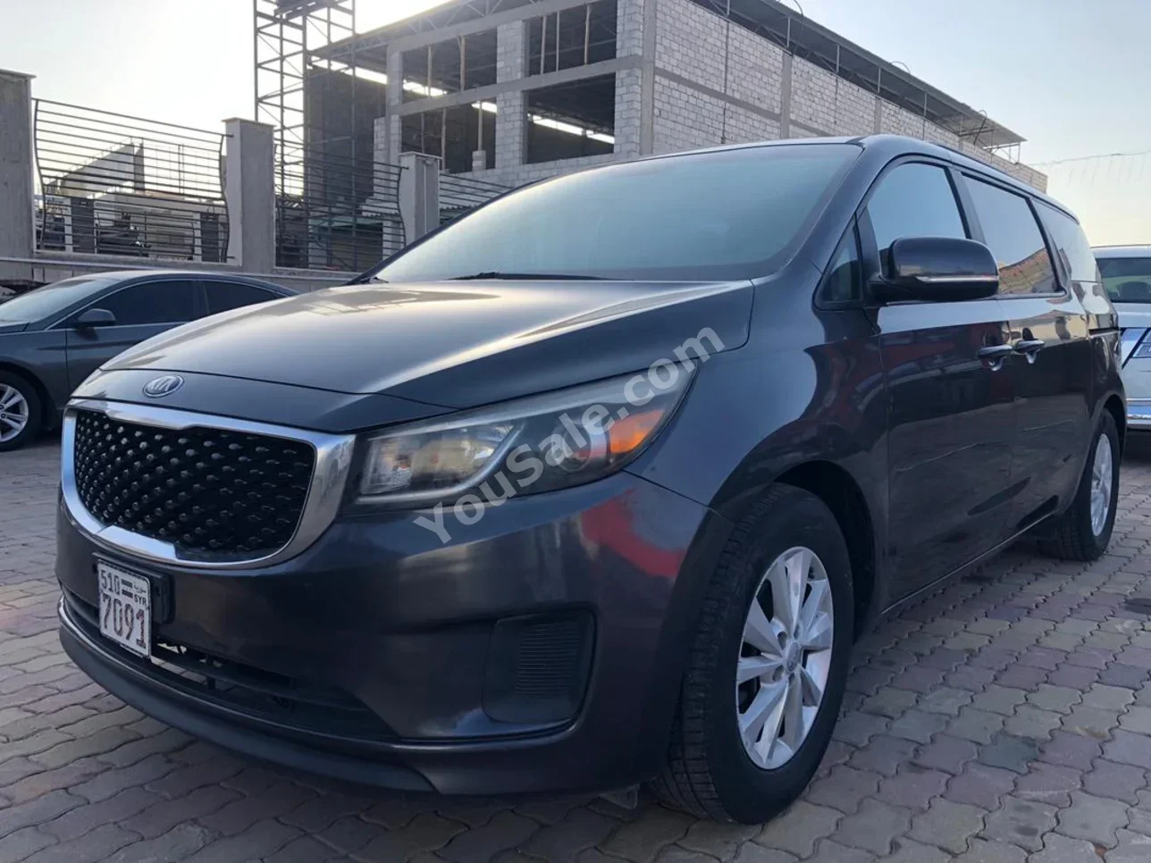 Kia Sedona 2015 Automatic 93,000 km 6 Cylinder AWD SUV Dark Gray Gasoline