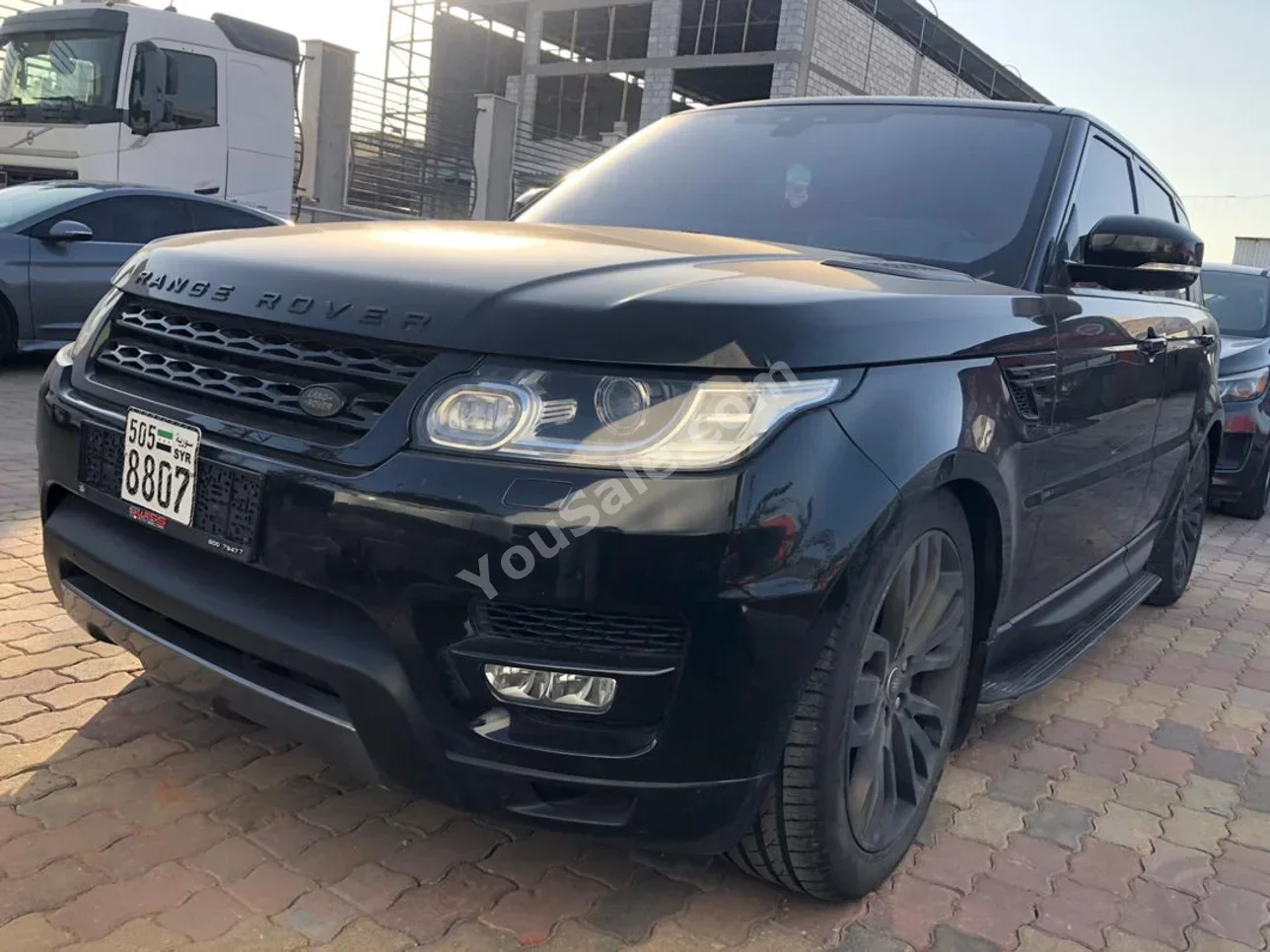 Land Rover  Range Rover  Sport  2017  Automatic  200,000 km  6 Cylinder  4WD  SUV  Black&Brown  Gasoline