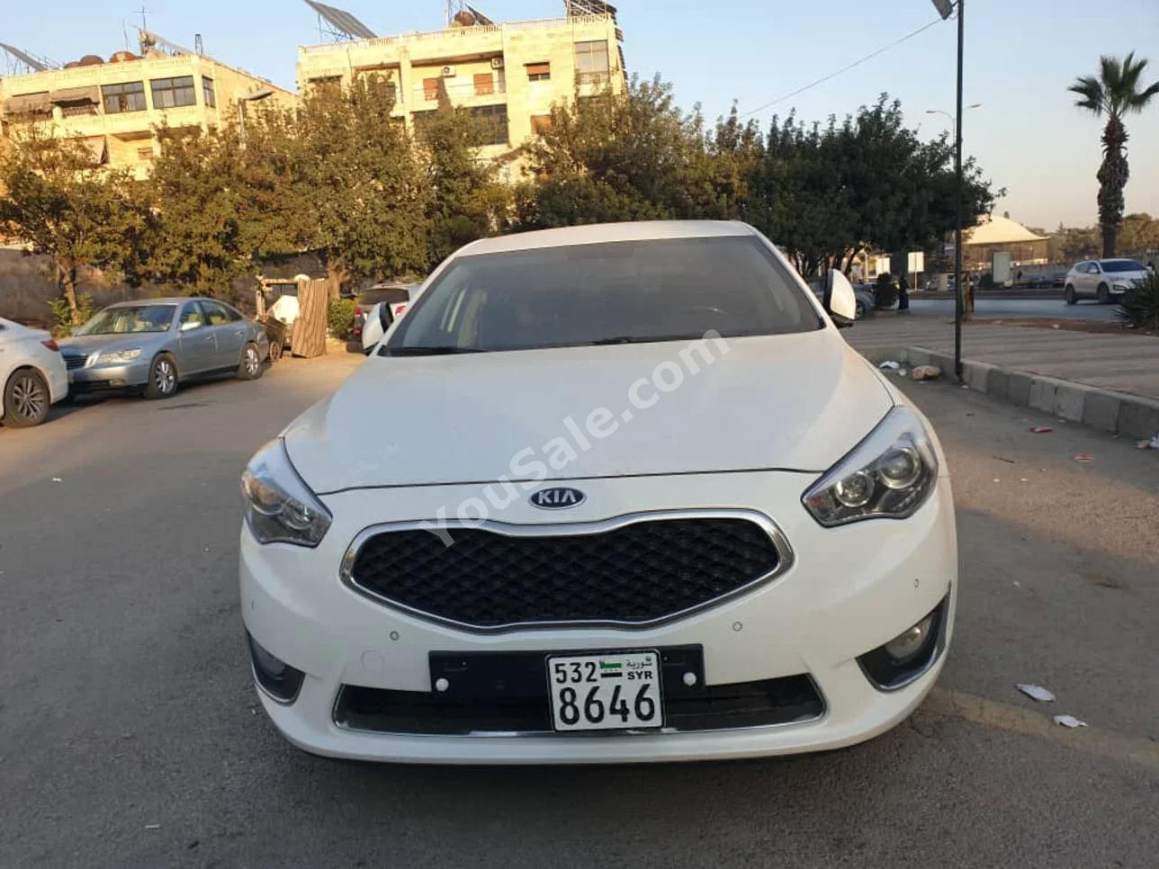 Kia K7 2014 Automatic 107,000 km 4 Cylinder FWD Sedan White Gasoline