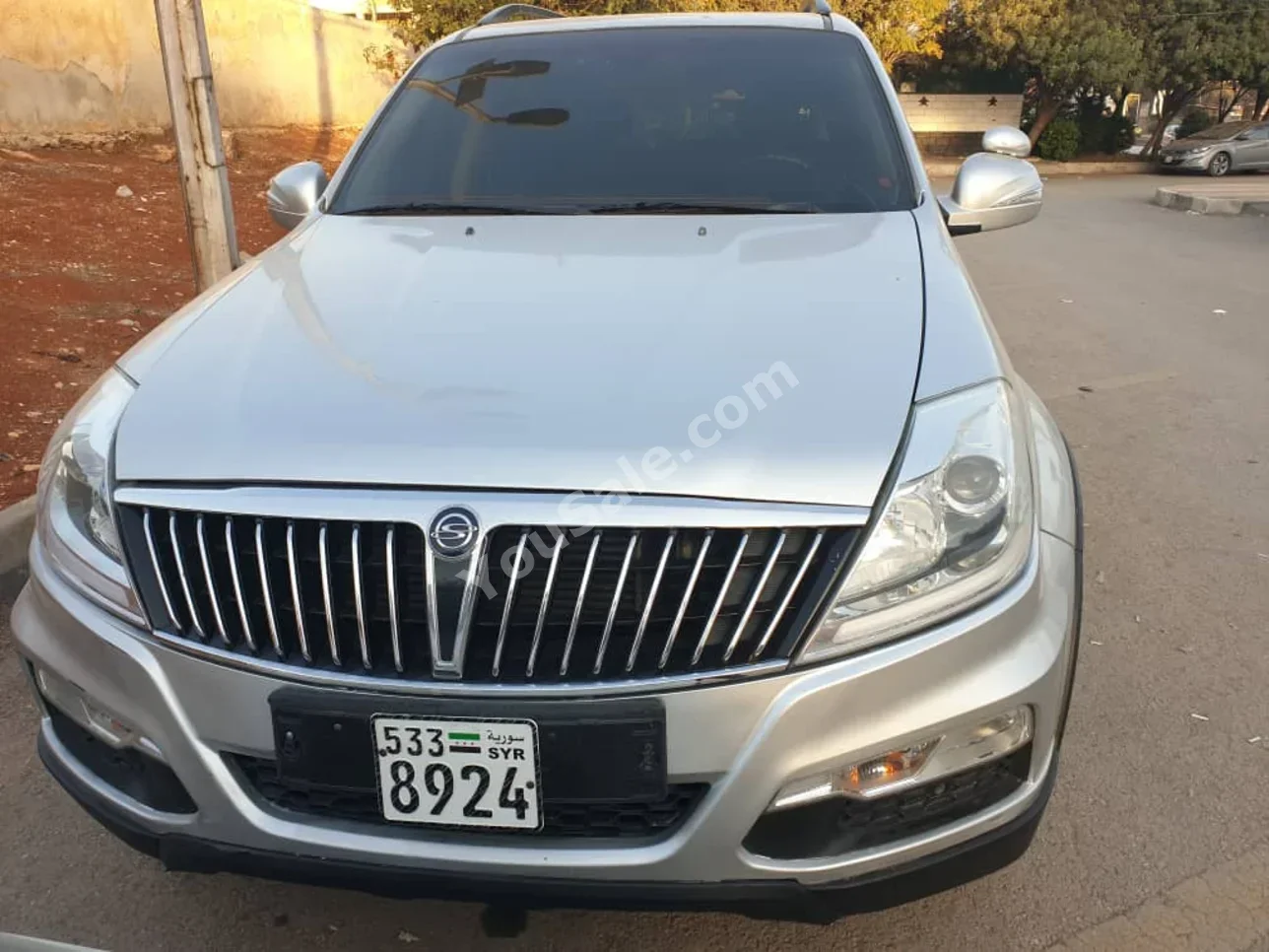 SSangyong  Rexton  2012  Automatic  300,000 km  4 Cylinder  FWD  SUV  Silver  Diesel