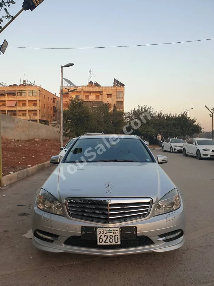 Mercedes-Benz C-Class 200 2011 Automatic 138,000 km 6 Cylinder 4WD Sedan Silver Gasoline