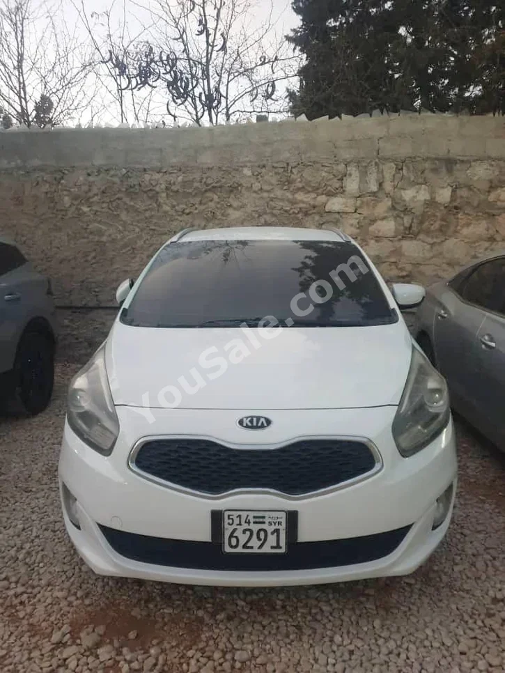 Kia Carens 2013 Automatic 150,000 km 4 Cylinder FWD Hatchback White Diesel