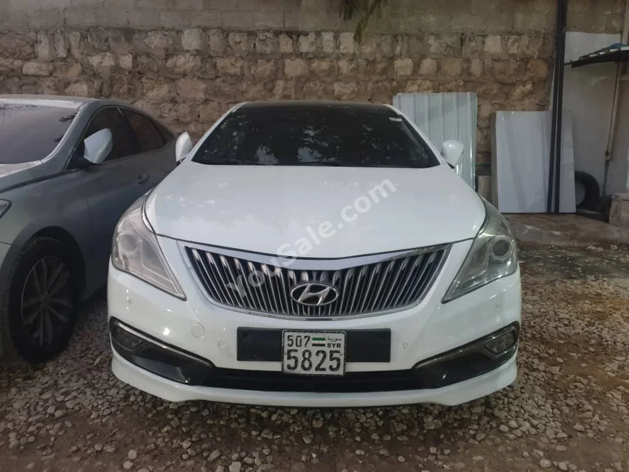 Hyundai Grandeur 2015 Automatic 150,000 km 4 Cylinder FWD Sedan White Diesel