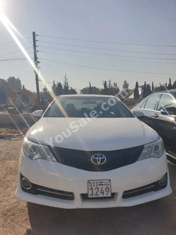 Toyota Camry 2012 Automatic 209,000 km 4 Cylinder FWD Sedan White Gasoline