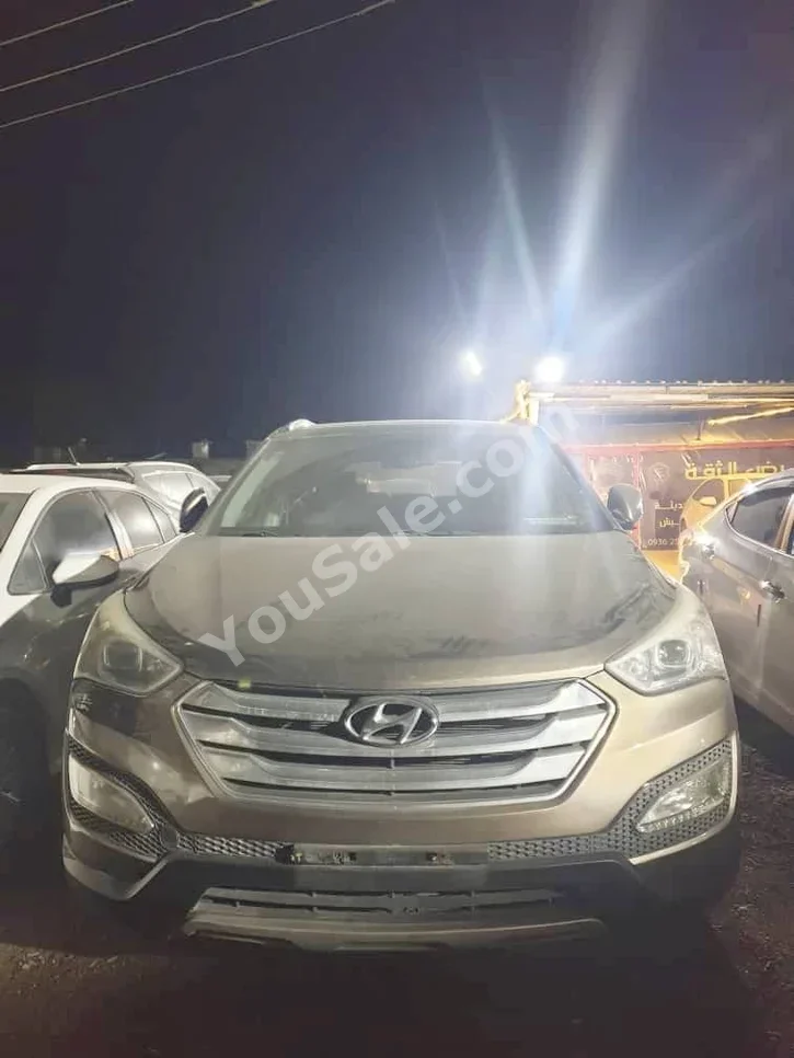 Hyundai  Santa Fe  2013  Automatic  112,000 km  4 Cylinder  FWD  SUV  Brown  Gasoline