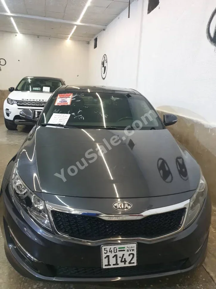 Kia K5 2013 Automatic 170,000 km 4 Cylinder FWD Sedan Dark Gray Gasoline