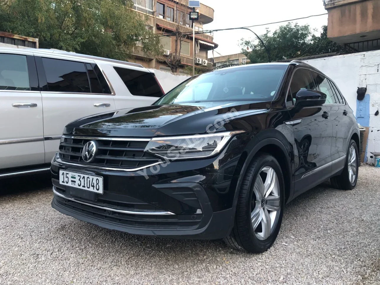 Volkswagen TIGUAN 2023 Automatic 26,000 km 4 Cylinder AWD SUV Black Gasoline