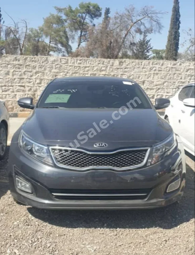 Kia K5 2015 Automatic 181,000 km 4 Cylinder FWD Sedan Black Gasoline