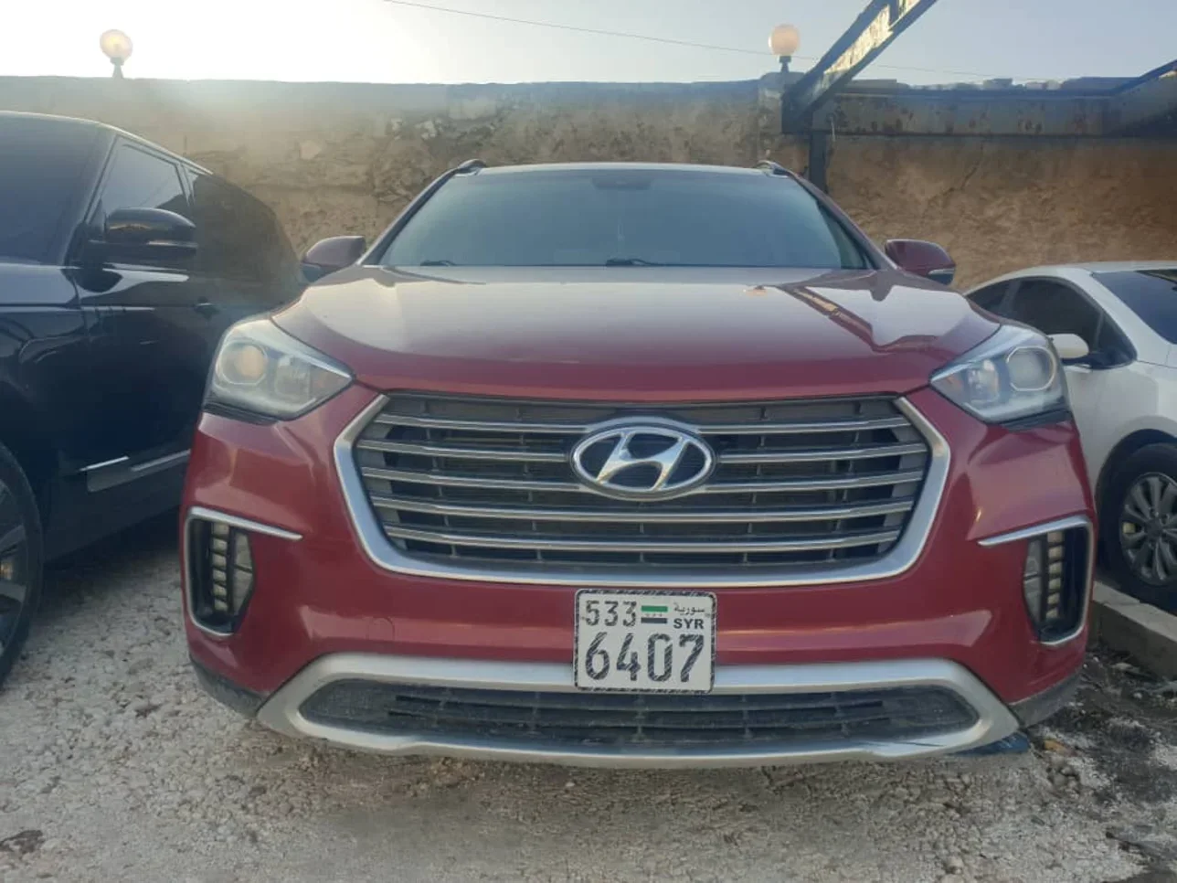 Hyundai  Santa Fe  2016  Automatic  183,000 km  4 Cylinder  FWD  SUV  Red  Gasoline