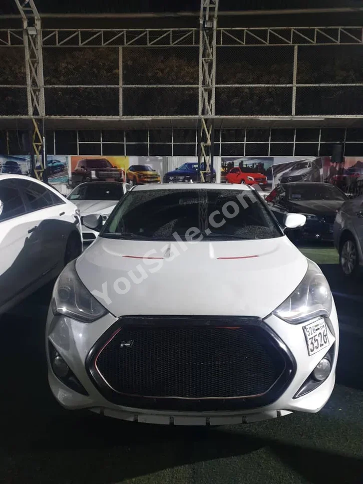 Hyundai  Veloster  2013  Manual  133,000 km  4 Cylinder  FWD  Coupe / Sport  White  Gasoline