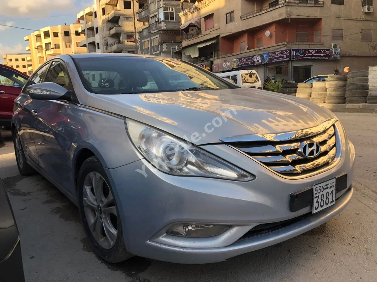 هيونداي سوناتا 2012 اتوماتيك 110,000 كم 4 سلندر دفع أمامي سيدان فضي بنزين