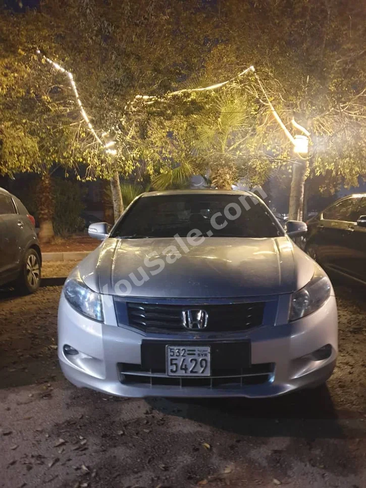 Honda  Accord  2012  Automatic  150,000 km  6 Cylinder  RWD  Sedan  Silver  Gasoline