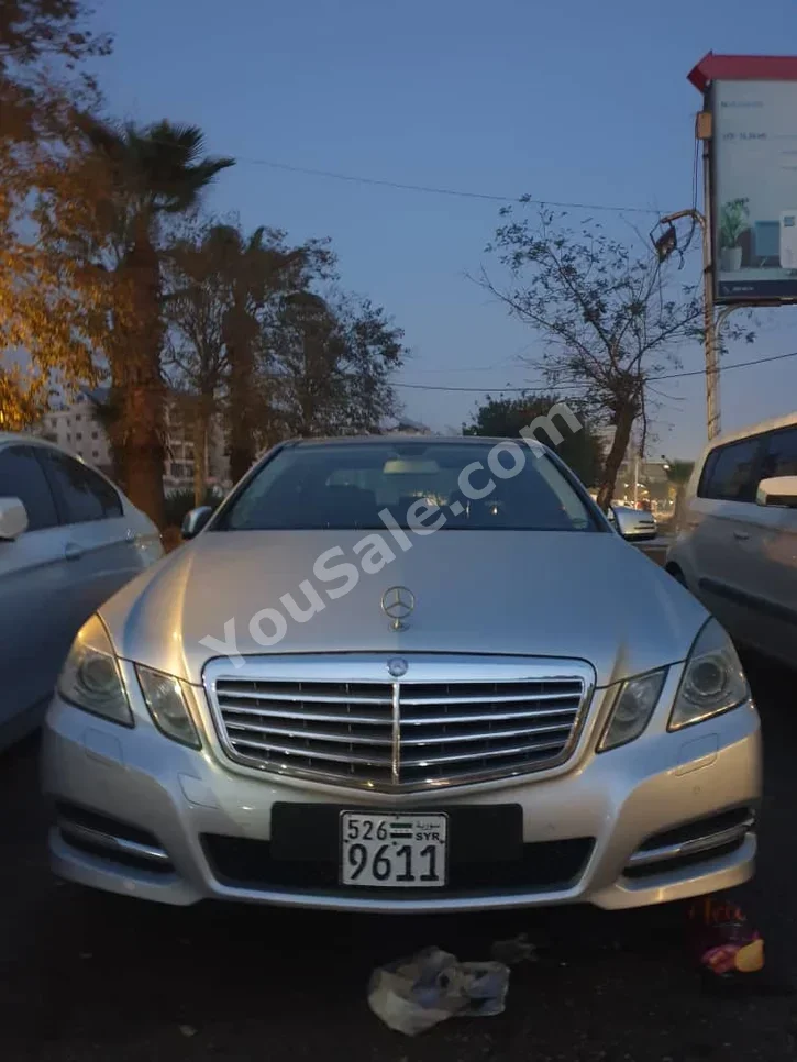 Mercedes-Benz E-Class 220 2011 Automatic 300,000 km 4 Cylinder RWD Sedan Silver Diesel