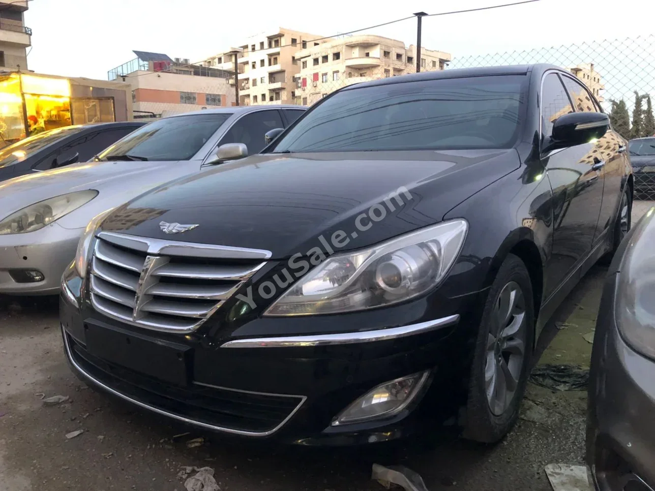 Hyundai Genesis 2012 Automatic 192,000 km 6 Cylinder FWD Sedan Black Gasoline