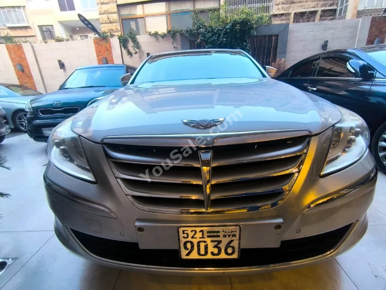 Hyundai Genesis 2013 Automatic 140,000 km 6 Cylinder RWD Sedan Silver Gasoline