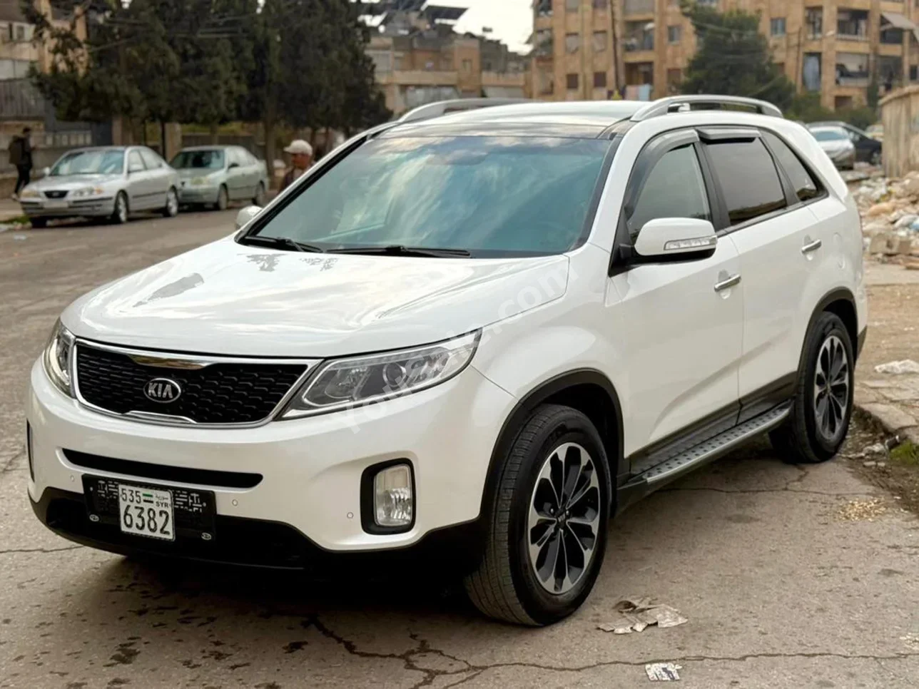 Kia Sorento 2014 Automatic 110,000 km 4 Cylinder AWD SUV White Gasoline