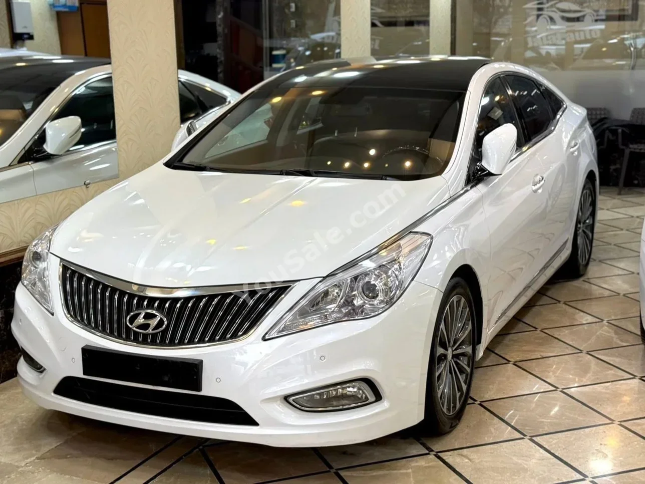 Hyundai Azera 2014 Automatic 133,000 km 4 Cylinder FWD Sedan White Gasoline