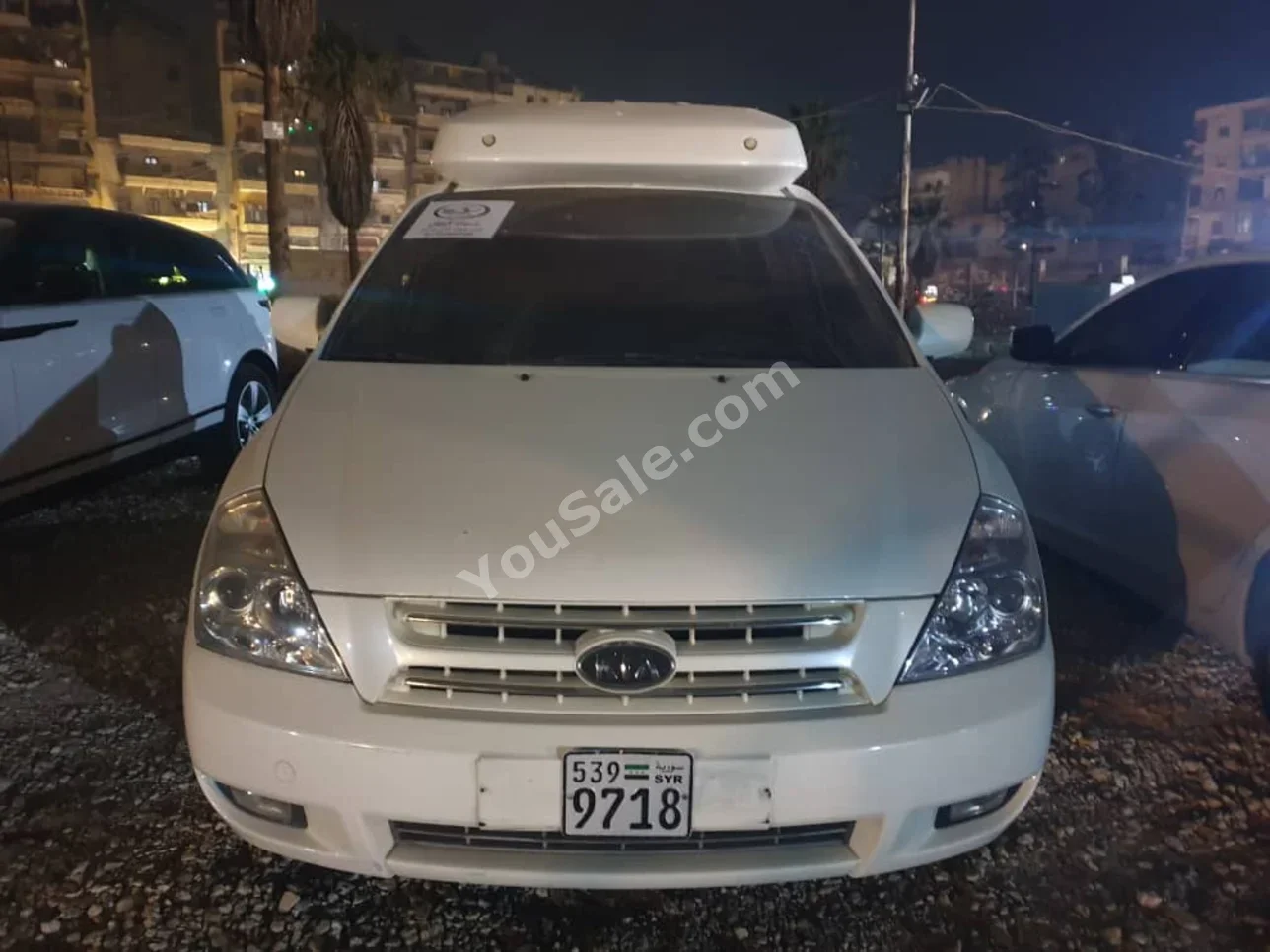 Kia Carnival 2008 Automatic 260,000 km 4 Cylinder FWD Van / Bus White Diesel