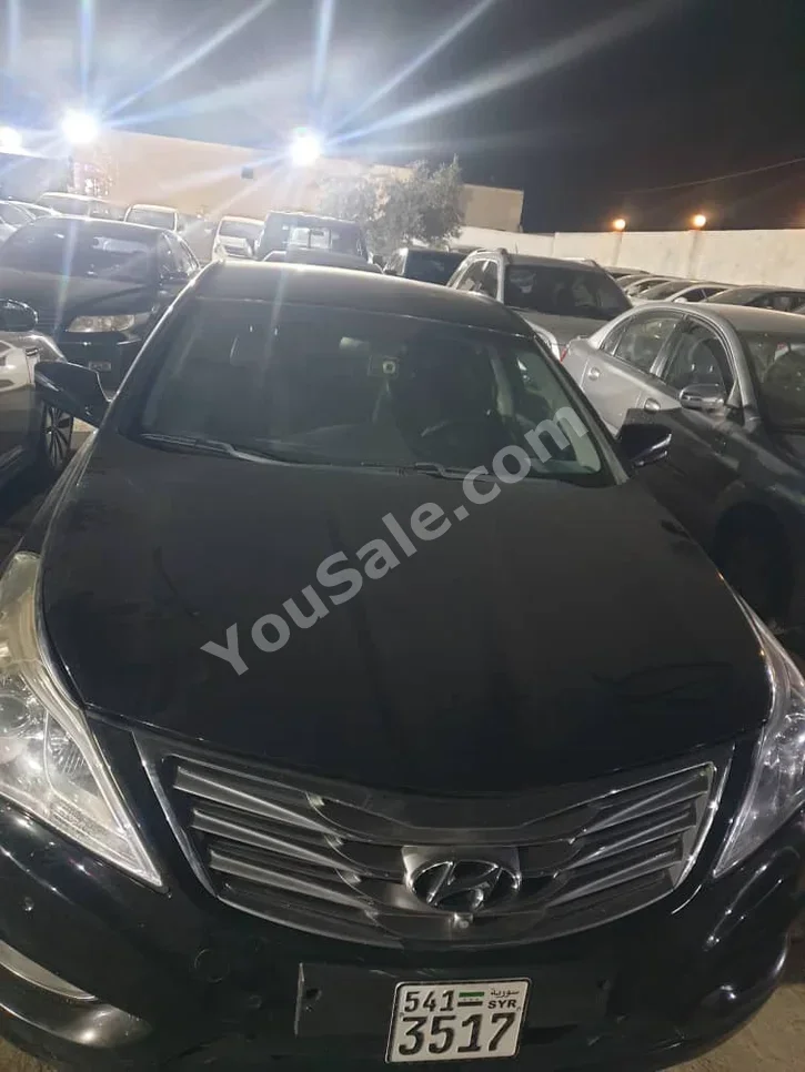 هيونداي  غراندير  2011  اتوماتيك  176,000 كم  4 سلندر  دفع أمامي  سيدان  أسود  بنزين