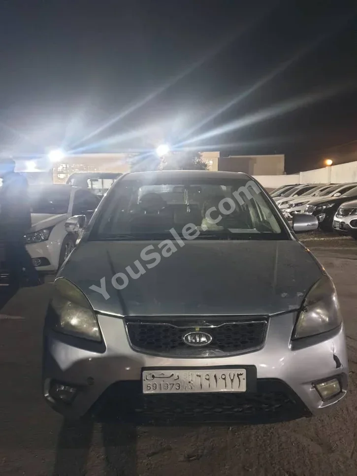 Kia Rio 2011 Automatic 216,000 km 4 Cylinder FWD Sedan Silver Gasoline