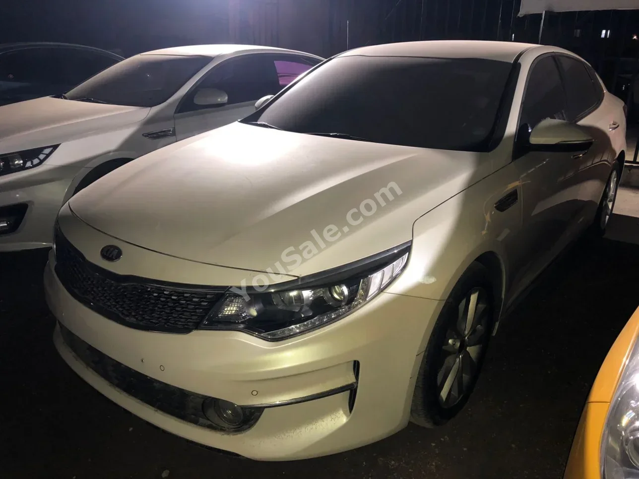 Kia  Optima  2017  Automatic  195,000 km  4 Cylinder  FWD  Sedan  White  Gasoline