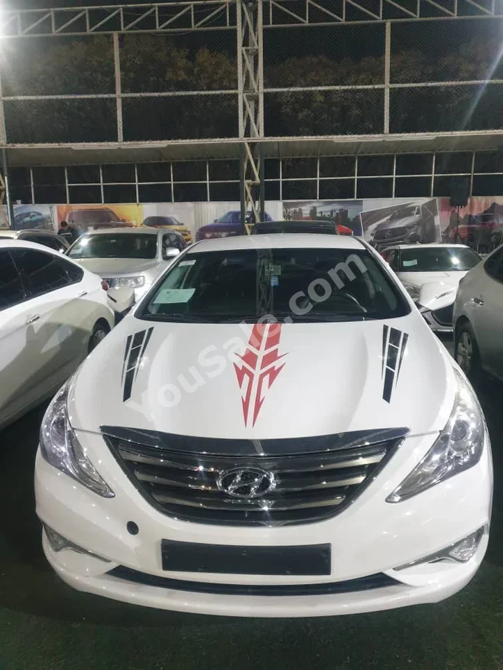 Hyundai  Sonata  2013  Automatic  195,000 km  4 Cylinder  FWD  Sedan  White  Gasoline