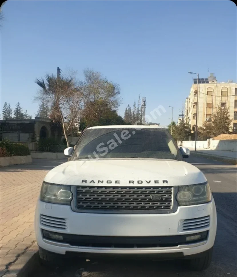 لاند روفر  رنج روفر  اتش اس اي  2015  اتوماتيك  189,000 كم  6 سلندر  دفع رباعي  اس يو في  أبيض  بنزين