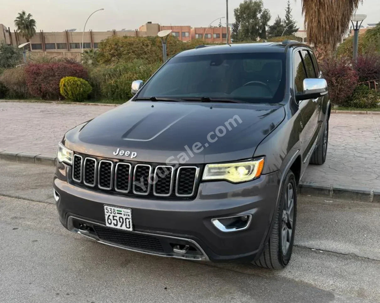 Jeep  Cherokee  2017  Automatic  133,000 km  6 Cylinder  AWD  SUV  Gray  Gasoline
