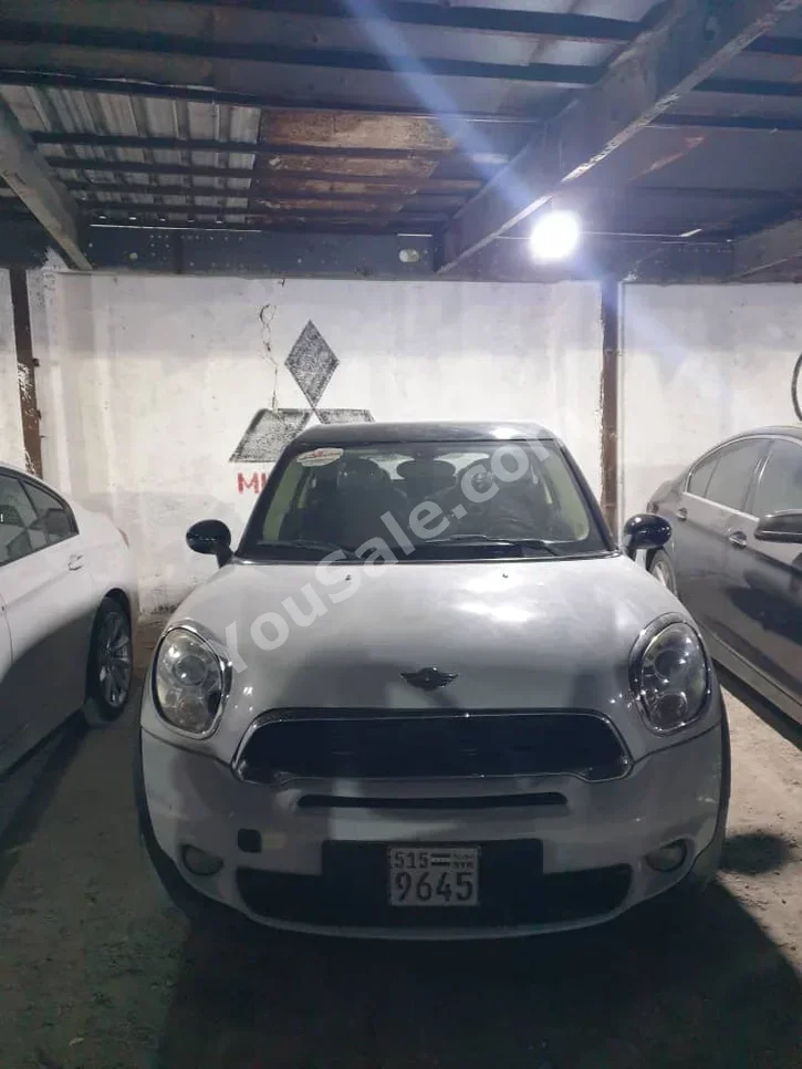 Mini Cooper Paceman 2013 Automatic 186,000 km 4 Cylinder FWD Coupe / Sport White Diesel