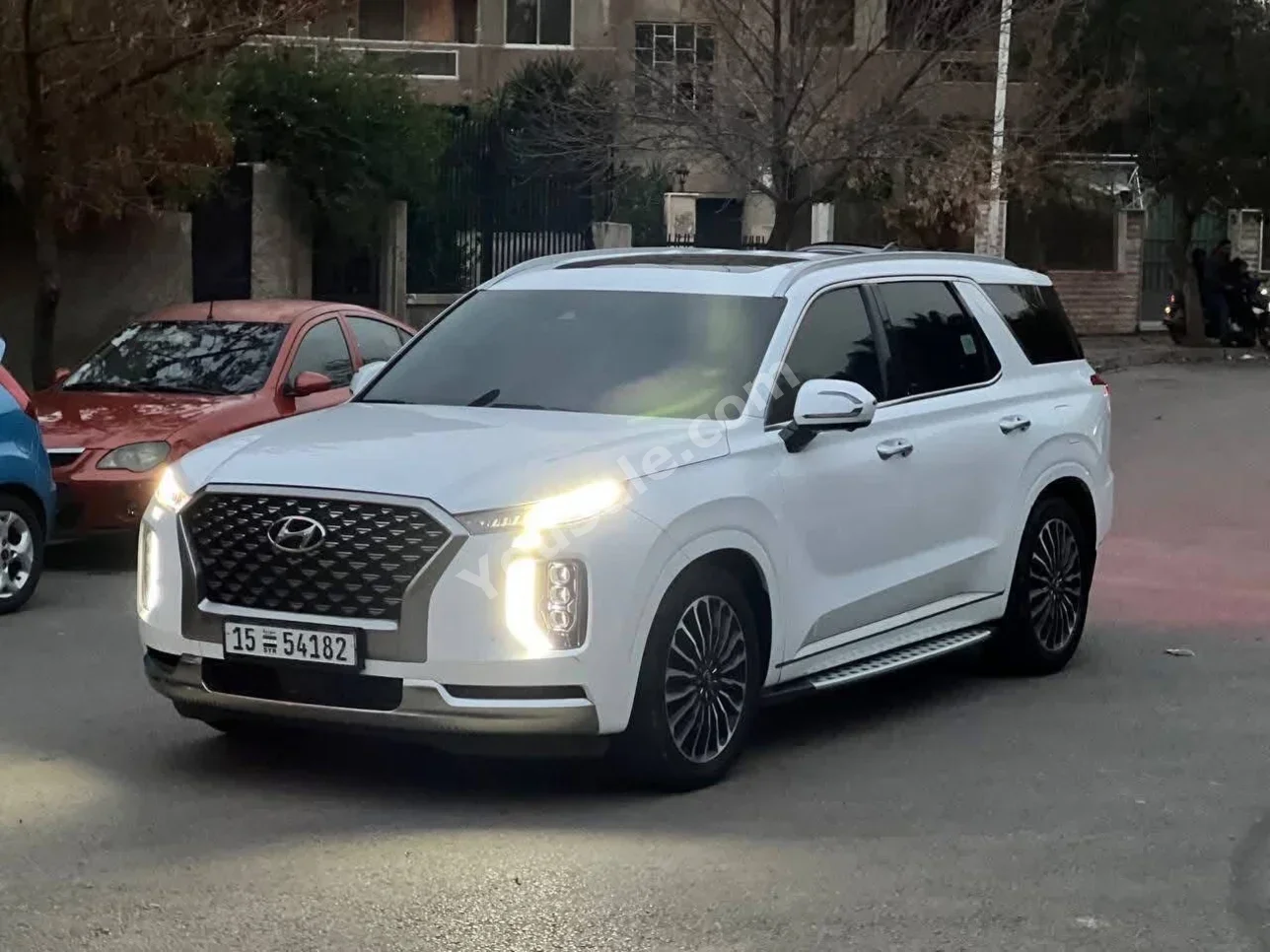 Hyundai  Palisade  2022  Automatic  100,000 km  6 Cylinder  AWD  SUV  White  Gasoline