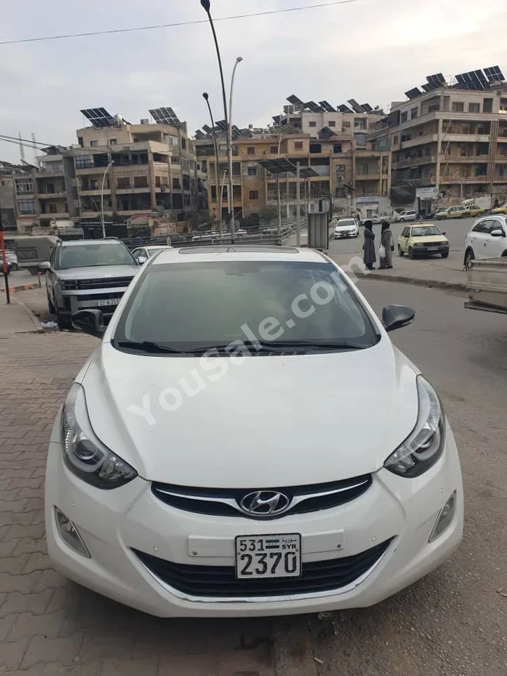 Hyundai Elantra 2011 Automatic 140,000 km 4 Cylinder FWD Sedan White Gasoline