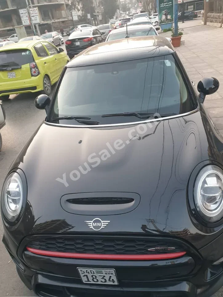 Mini Cooper 2019 Automatic 80,000 km 4 Cylinder FWD Coupe / Sport Black Gasoline