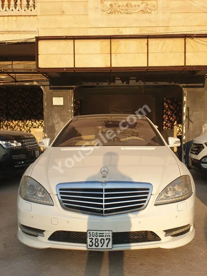 Mercedes-Benz  S-Class  550  2013  Automatic  161,000 km  4 Cylinder  RWD  Sedan  White  Gasoline