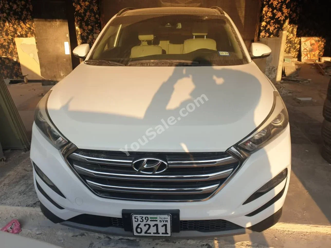 Hyundai Tucson 2018 Automatic 60,000 km 4 Cylinder FWD SUV White Gasoline