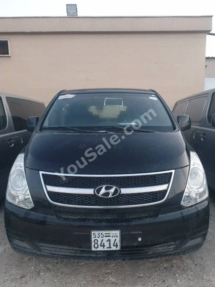 Hyundai  Van H1  2015  Automatic  155,000 km  4 Cylinder  RWD  Van / Bus  Black  Gasoline