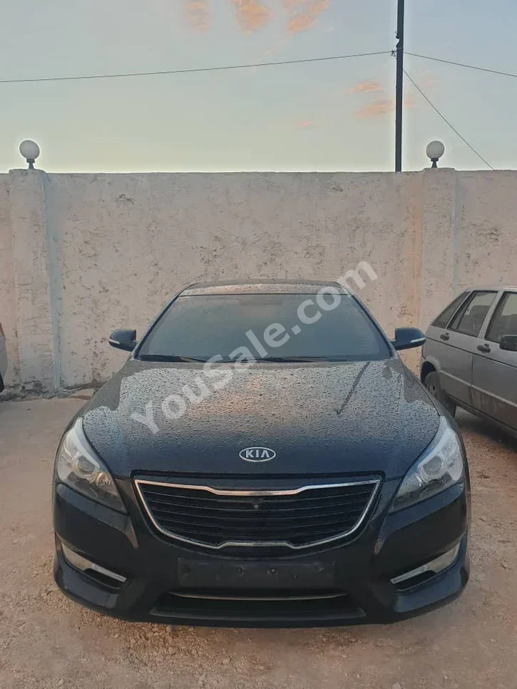 Kia  K7  2010  Automatic  235,000 km  4 Cylinder  FWD  Sedan  Black  Gasoline