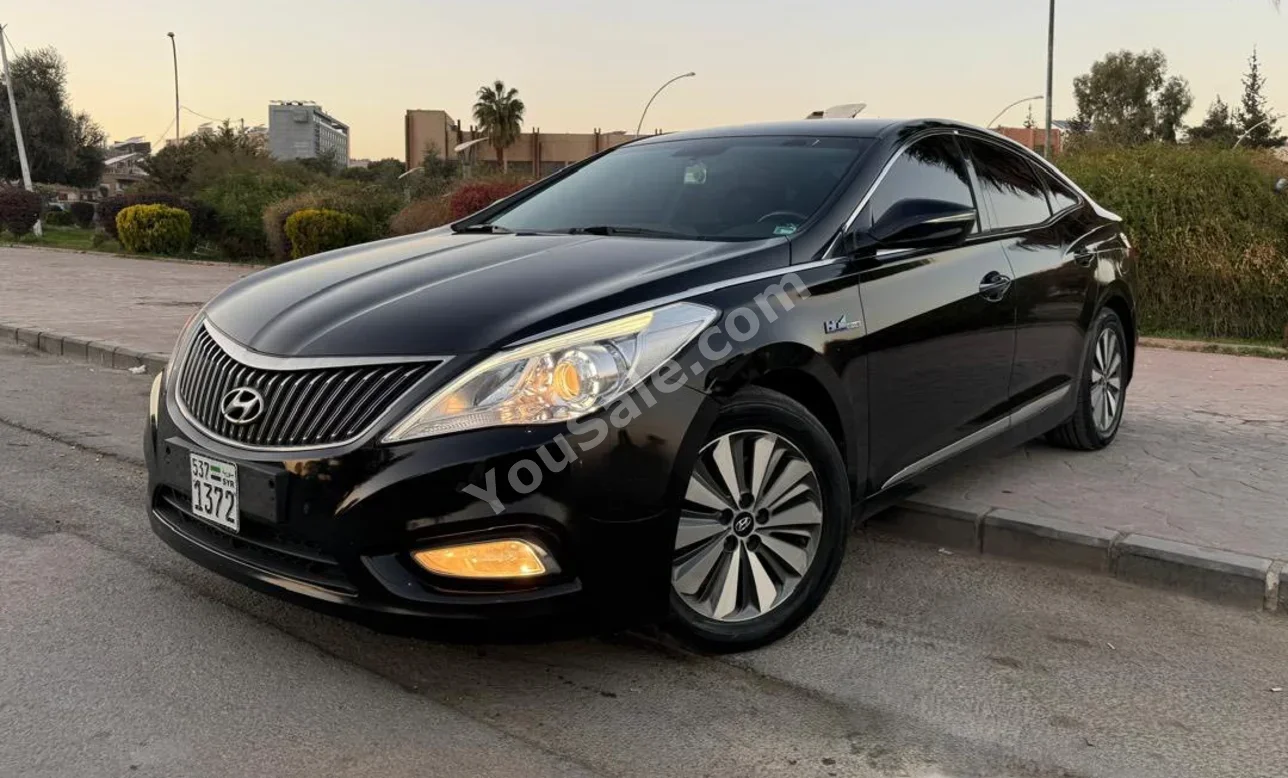 Hyundai Azera 2015 Automatic 120,000 km 4 Cylinder FWD Sedan Black Hybrid