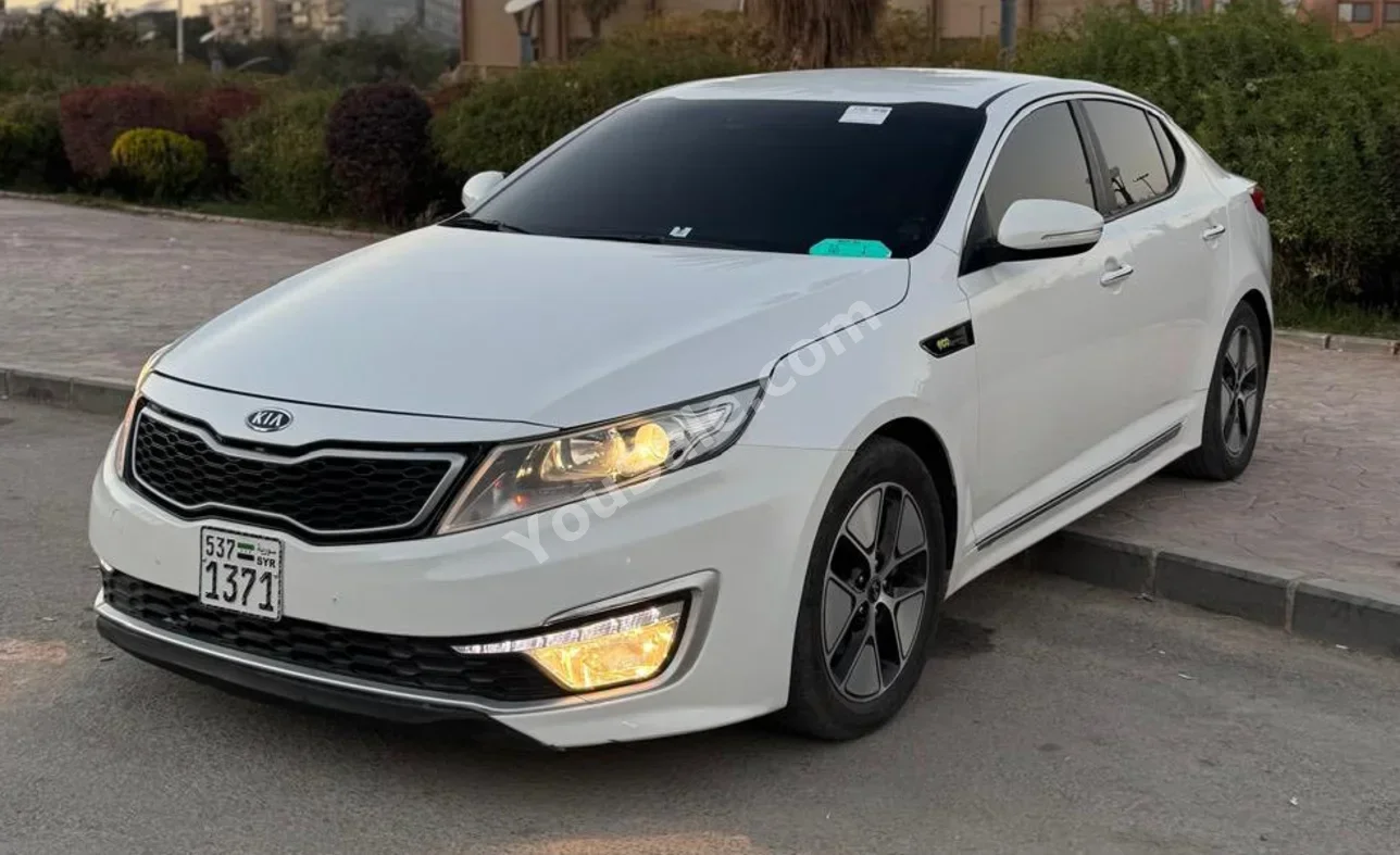 Kia  K5  2013  Automatic  140,000 km  4 Cylinder  FWD  Sedan  White  Gasoline